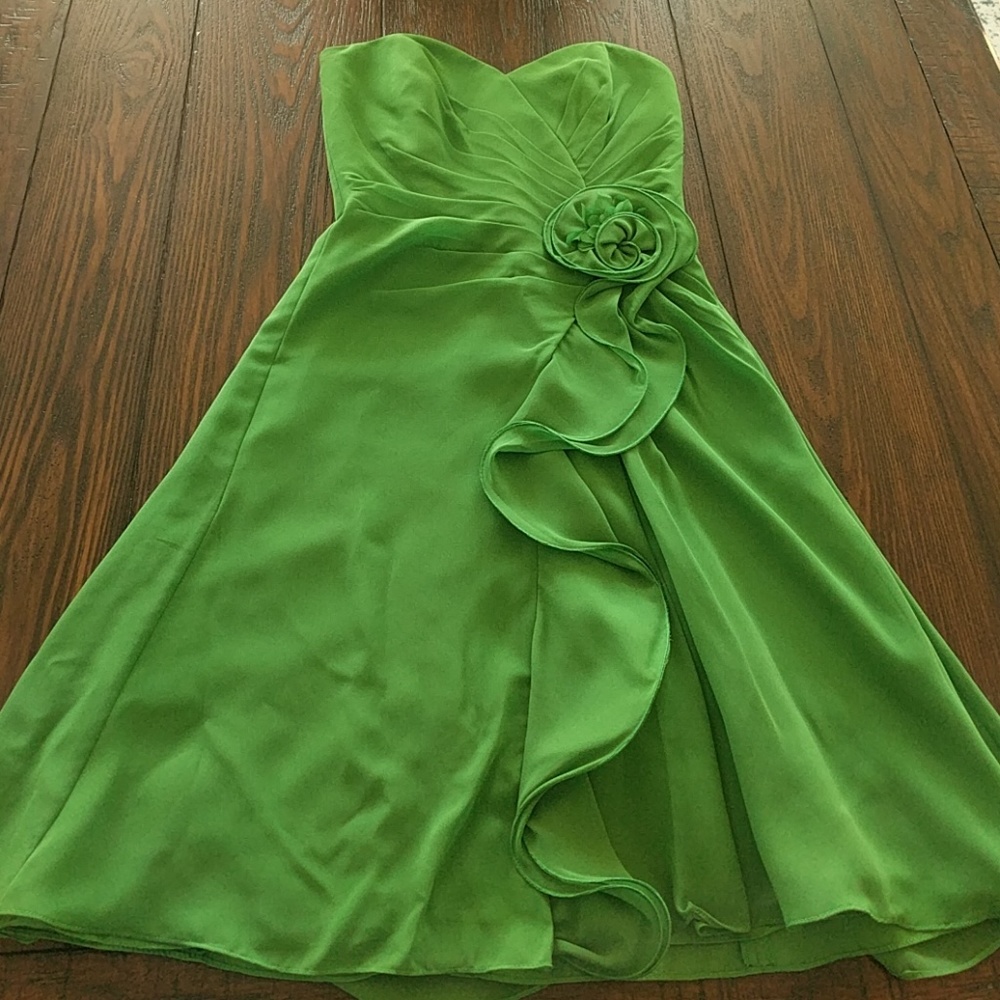 Pretty green dress!